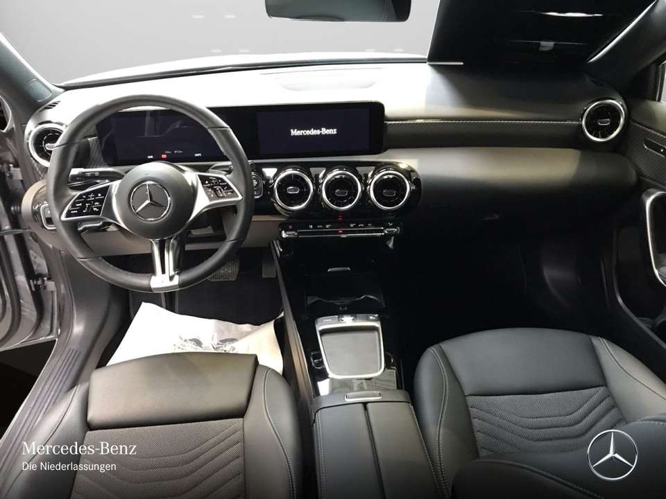 Mercedes-Benz A 180 - Imagem 13