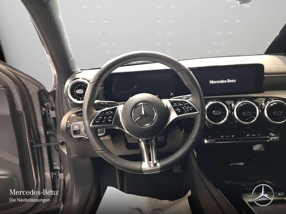 Mercedes-Benz A 180 - Imagem 14