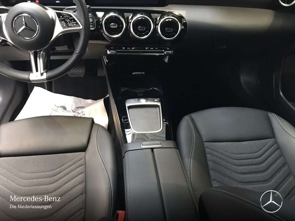 Mercedes-Benz A 180 - Imagem 15