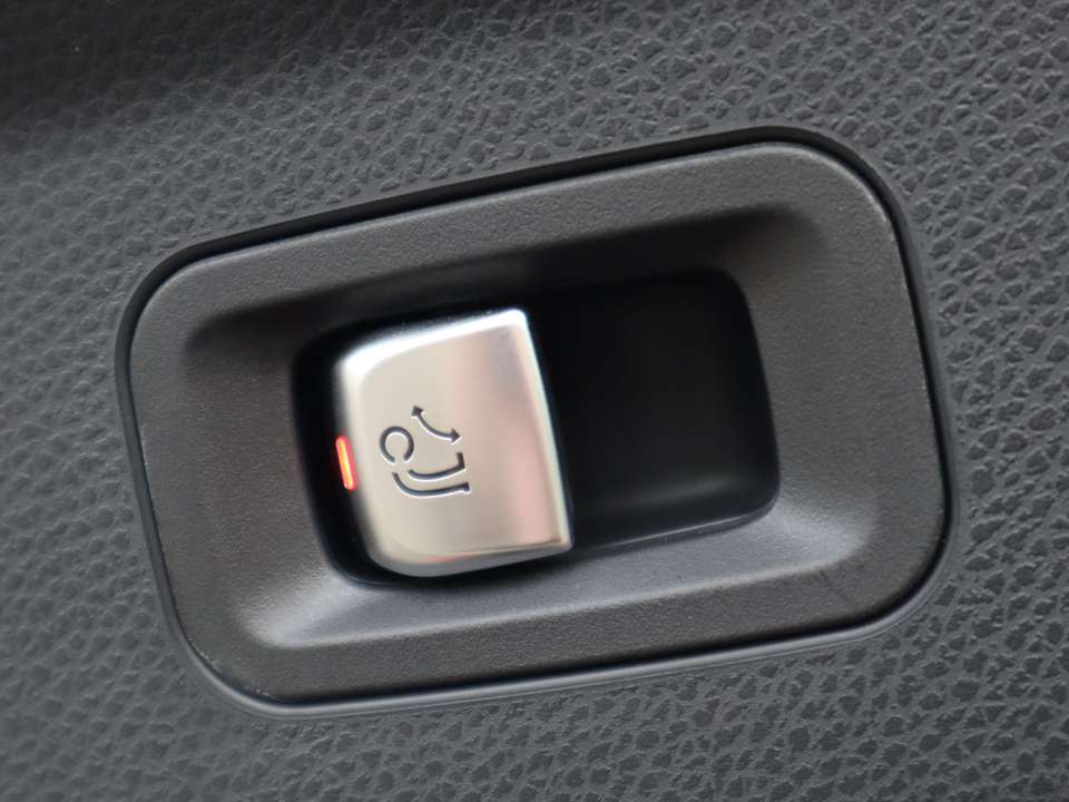 Mercedes-Benz GLC 300 - Imagem 9