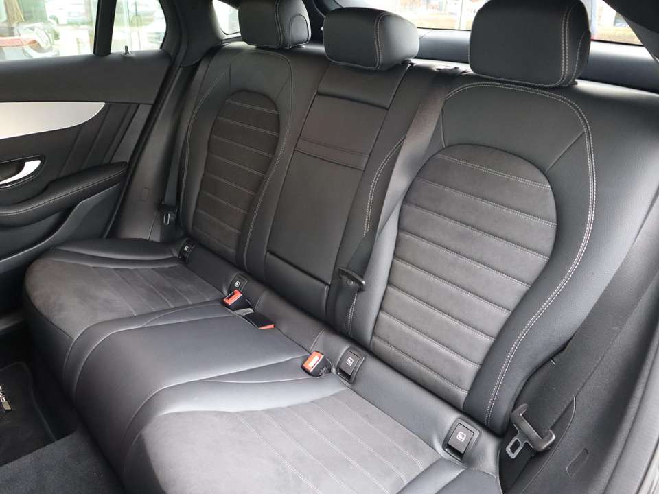 Mercedes-Benz GLC 300 - Imagem 13