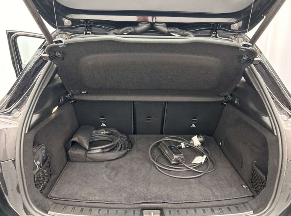 Mercedes-Benz EQA 250 - Imagem 11