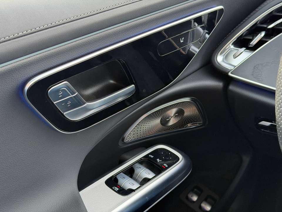 Mercedes-Benz E 300 - Imagem 14