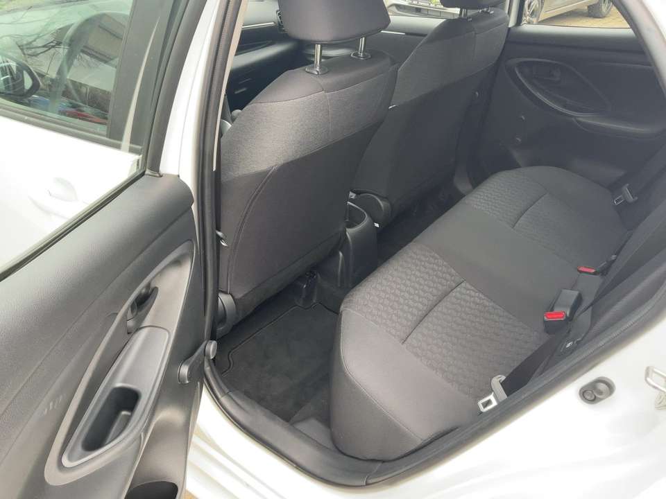 Toyota Yaris - Imagem 12