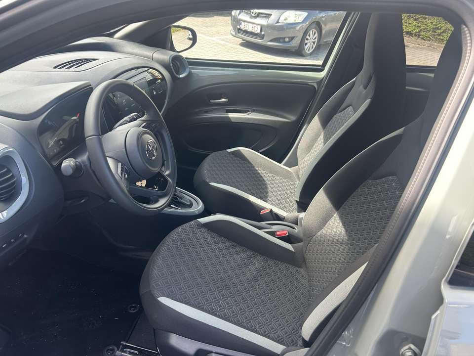 Toyota Aygo X - Imagem 12