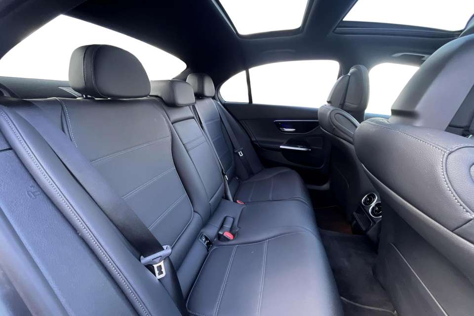 Mercedes-Benz C 300 - Imagem 7