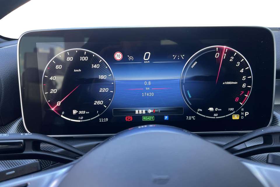 Mercedes-Benz C 300 - Imagem 13