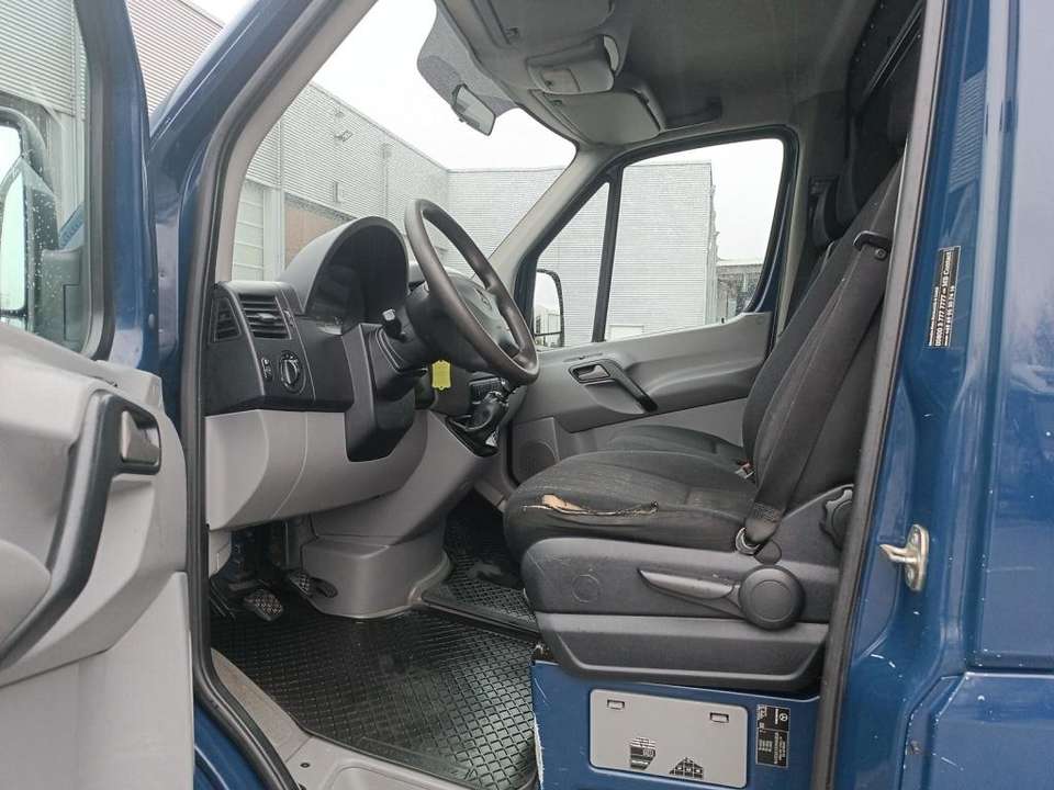 Mercedes-Benz Sprinter - Imagem 12