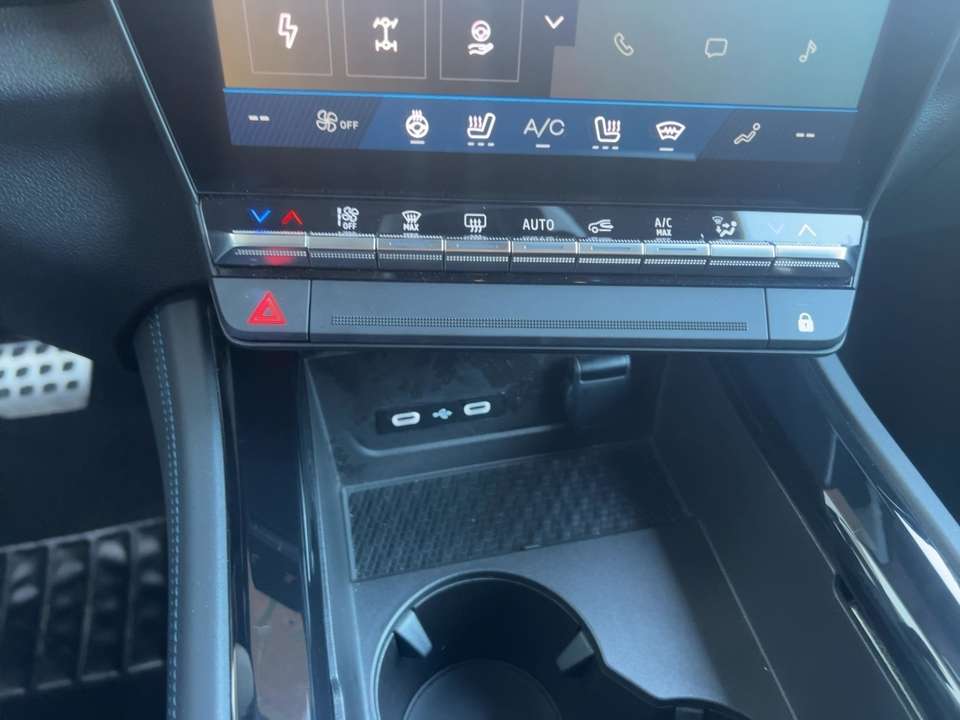 Renault Rafale - Imagem 15