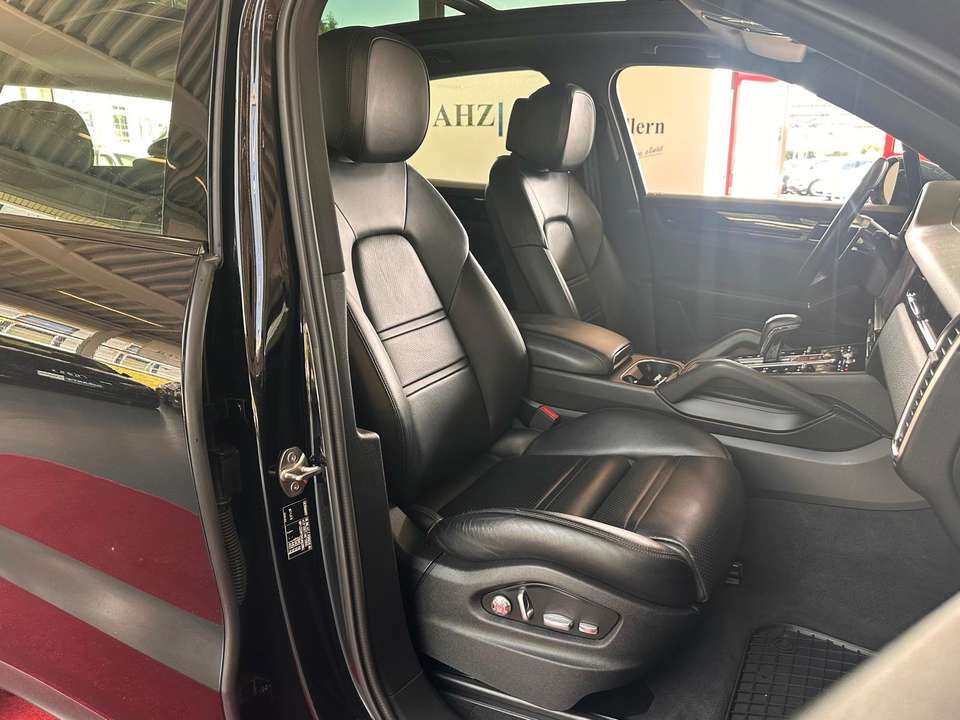 Porsche Cayenne - Imagem 11