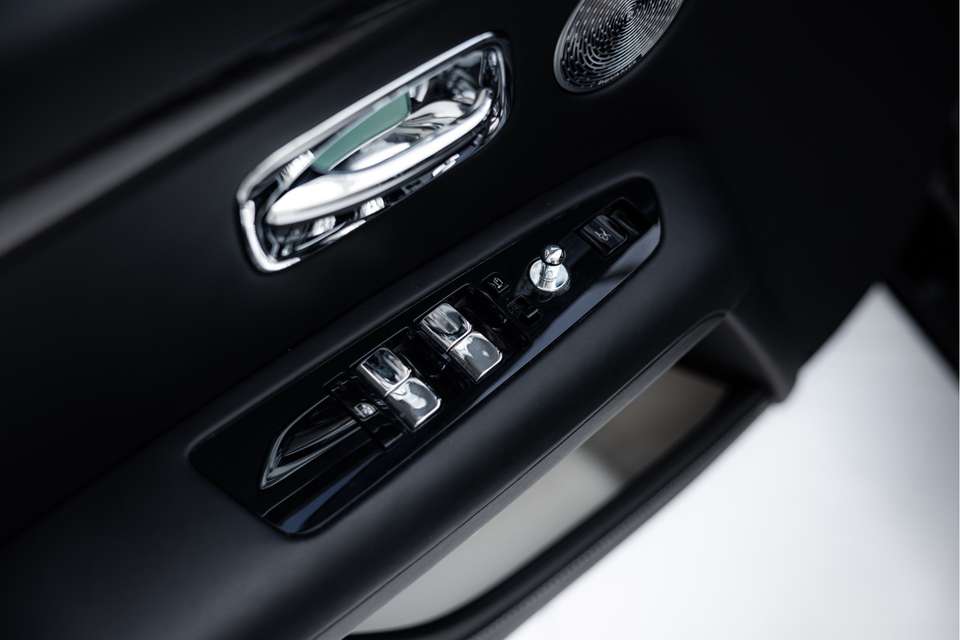 Rolls-Royce Ghost - Imagem 13