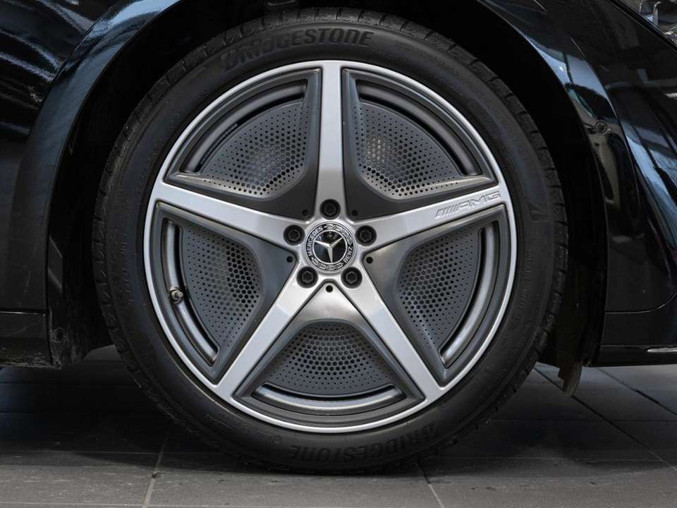 Mercedes-Benz EQE 350 - Imagem 7