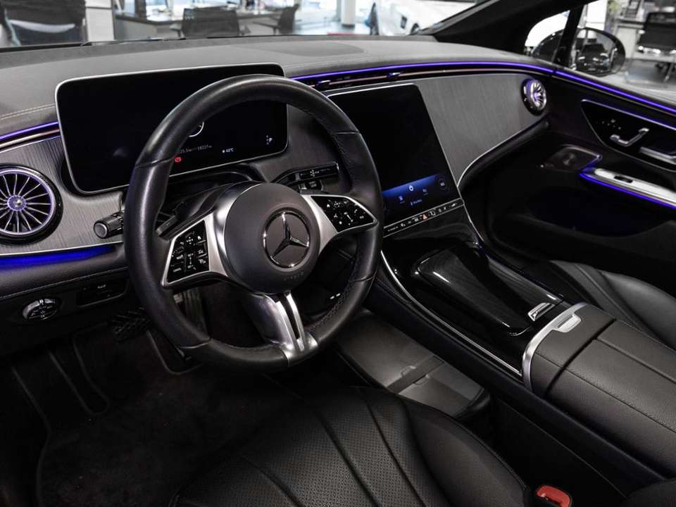 Mercedes-Benz EQE 350 - Imagem 8