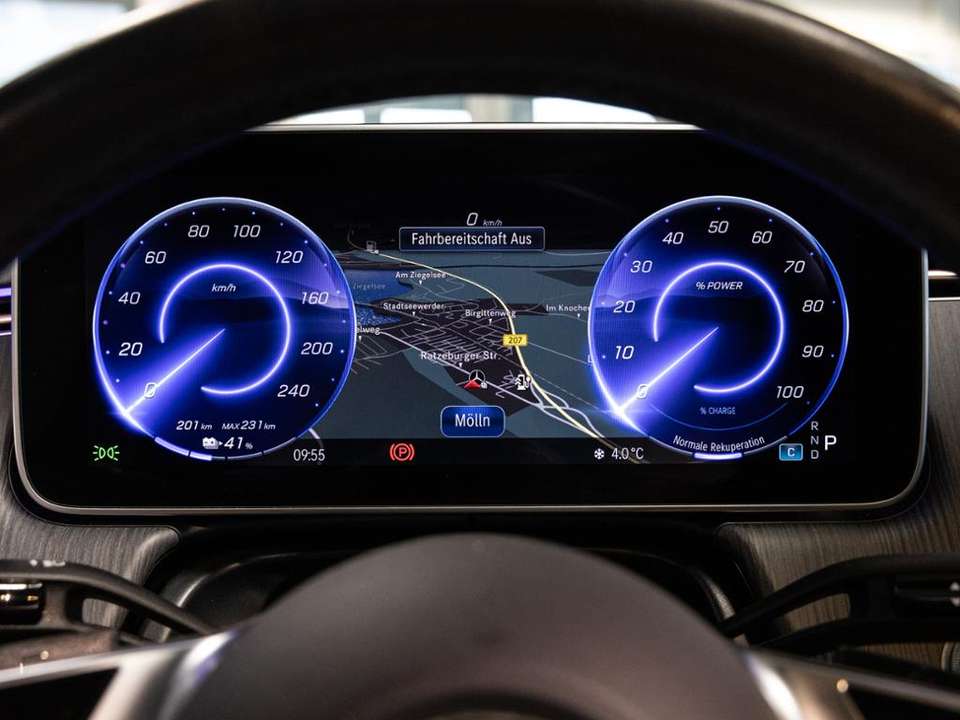 Mercedes-Benz EQE 350 - Imagem 13