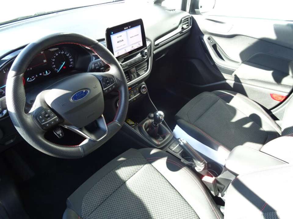 Ford Fiesta - Imagem 8