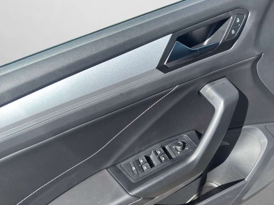 Volkswagen T-Roc - Imagem 13