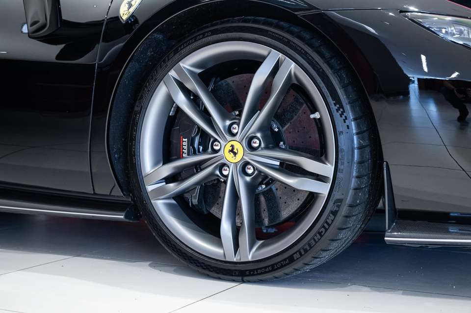 Ferrari 296 GTB - Imagem 6