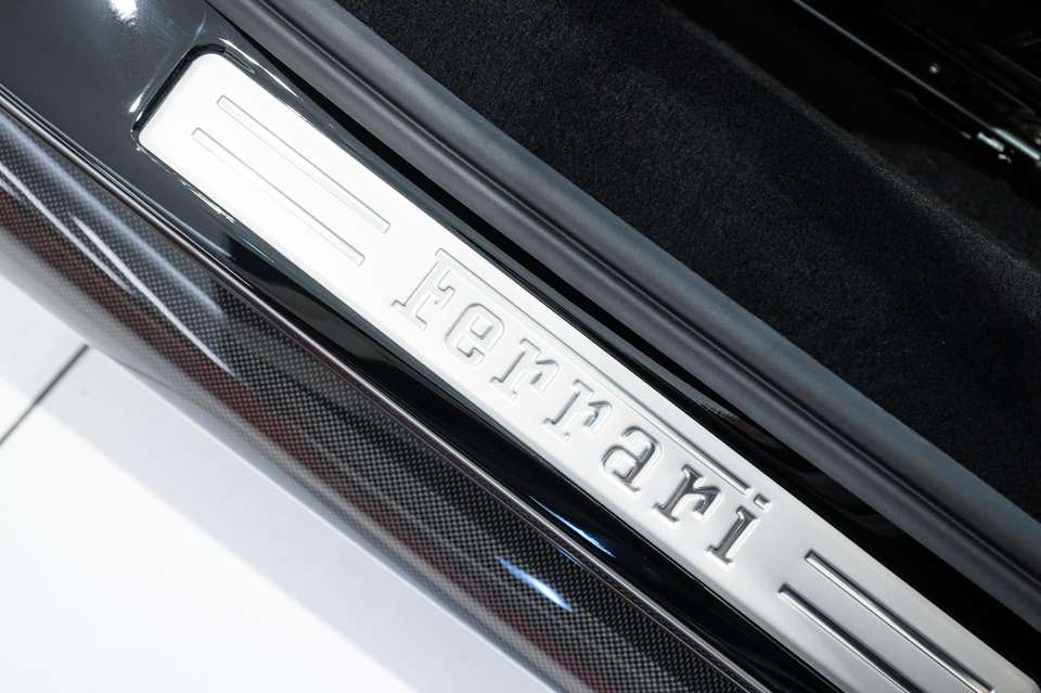Ferrari 296 GTB - Imagem 7