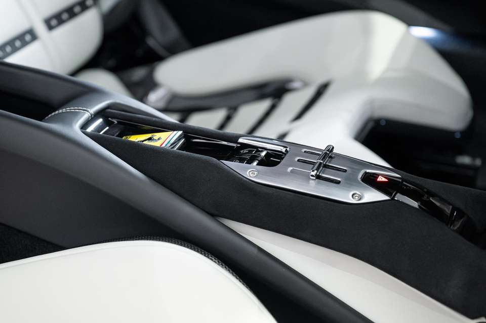 Ferrari 296 GTB - Imagem 10