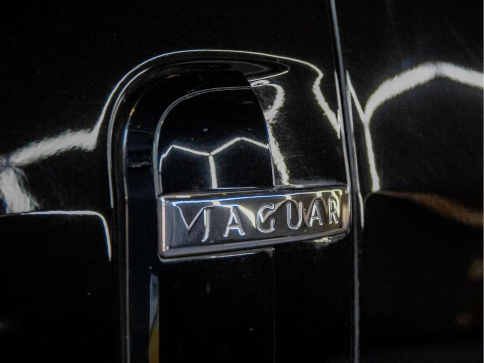 Jaguar XK - Imagem 12