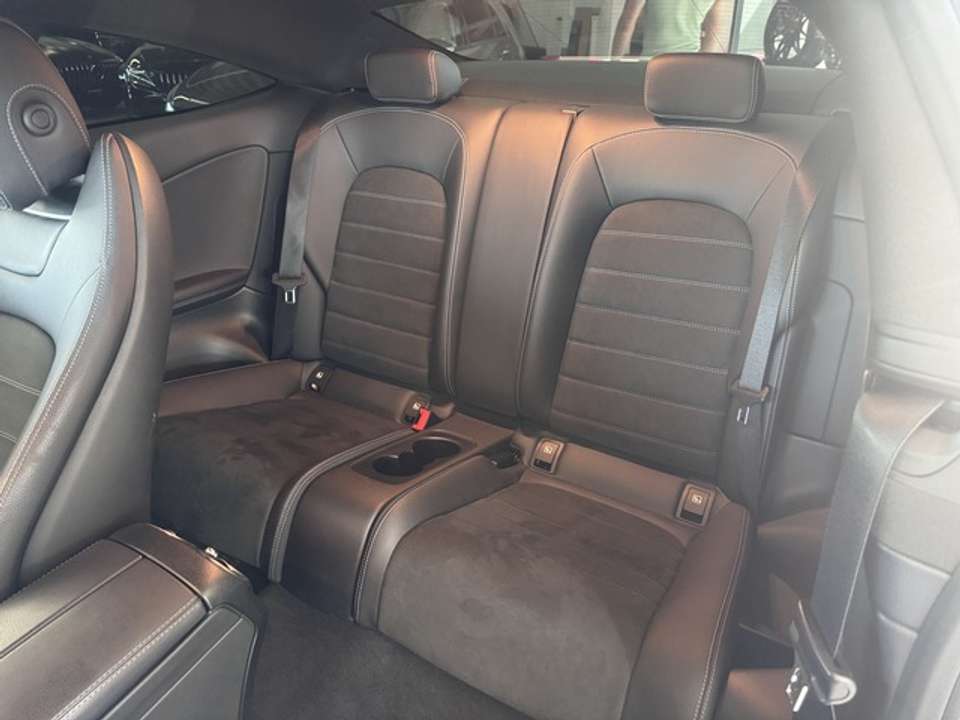 Mercedes-Benz C 220 - Imagem 11