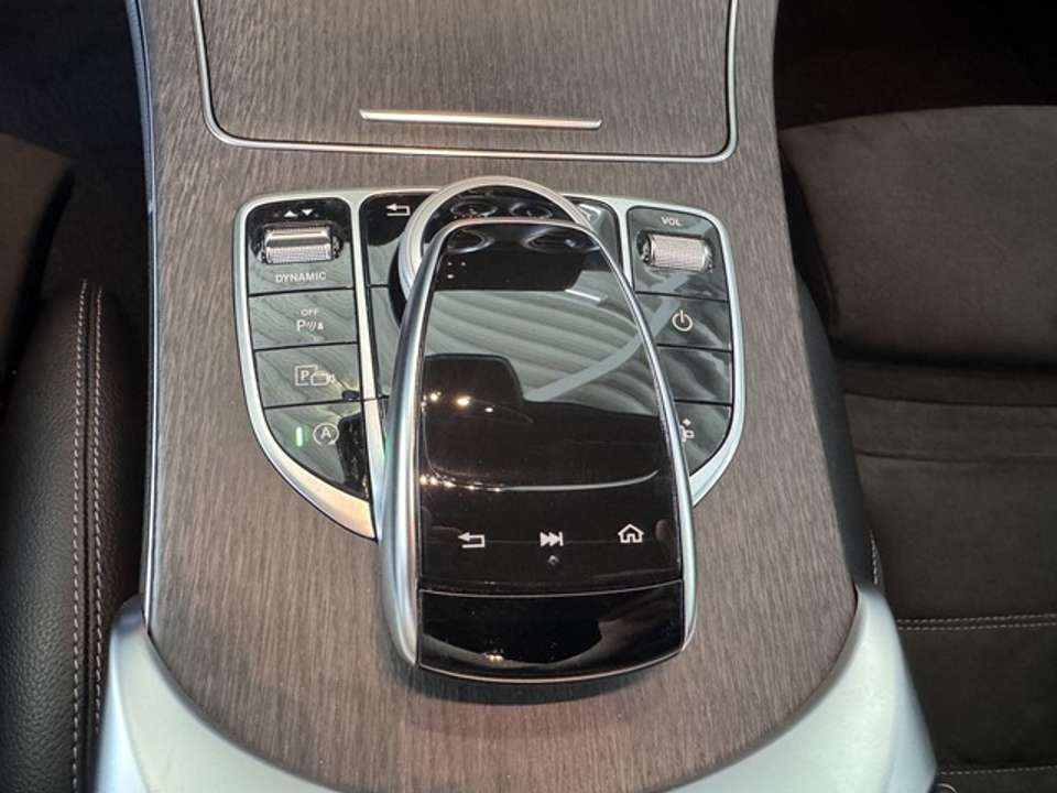 Mercedes-Benz C 220 - Imagem 13