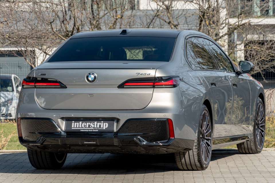 BMW 740 - Imagem 6