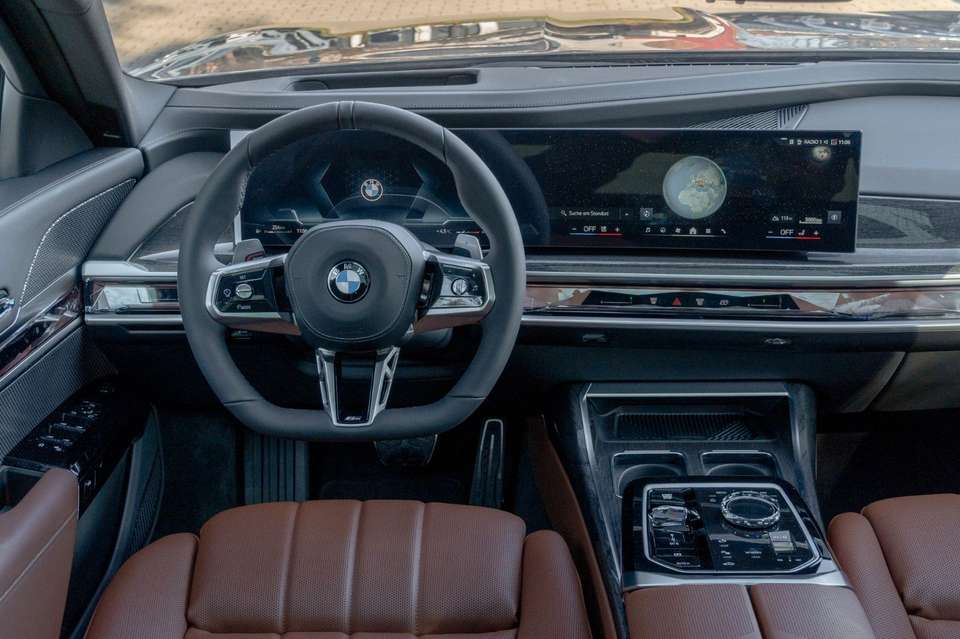 BMW 740 - Imagem 8