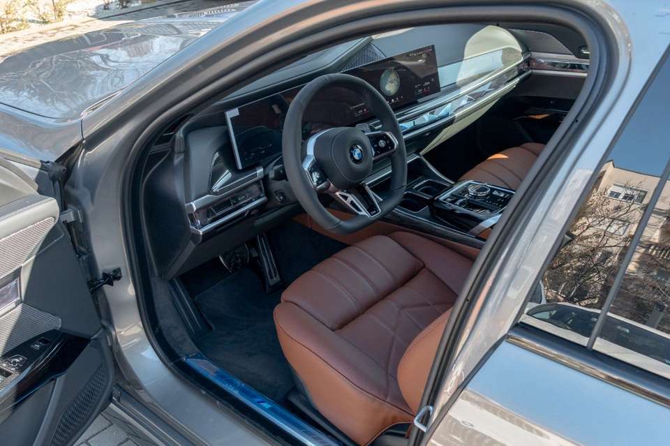 BMW 740 - Imagem 10