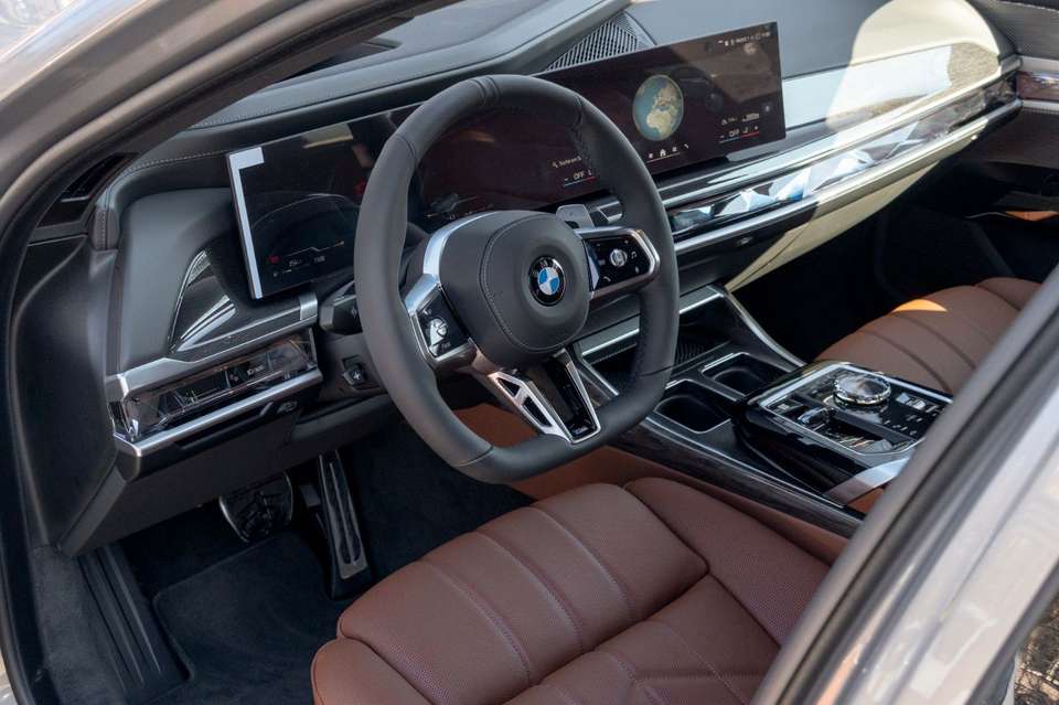 BMW 740 - Imagem 11