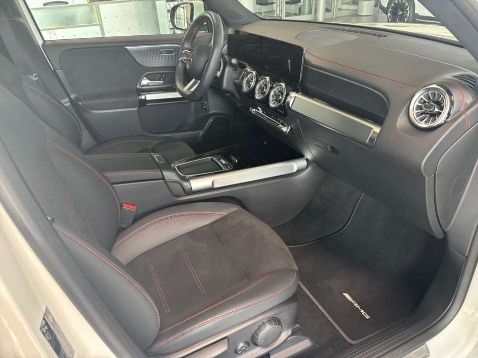 Mercedes-Benz EQB 350 - Imagem 6