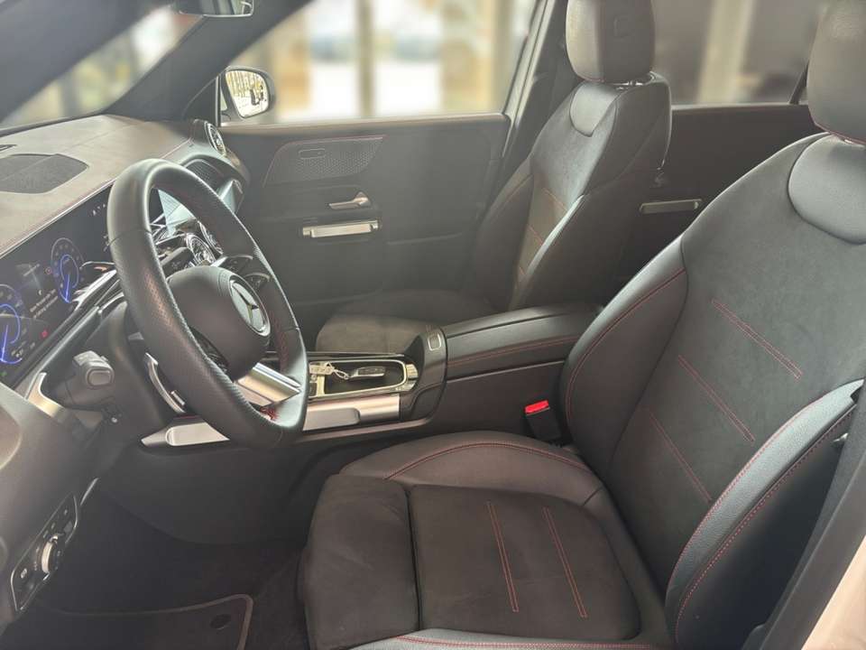 Mercedes-Benz EQB 350 - Imagem 8