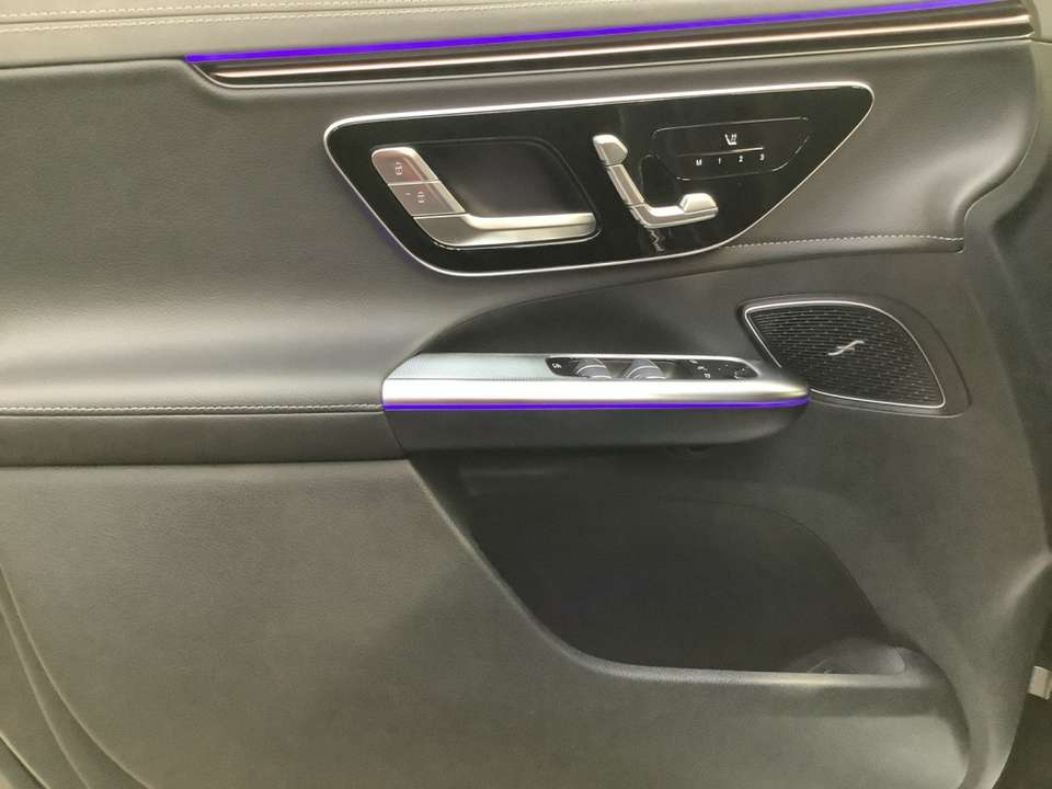 Mercedes-Benz EQE SUV - Imagem 9