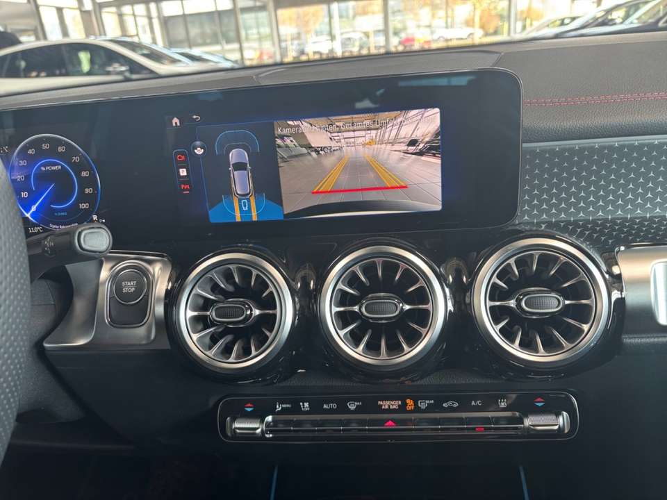 Mercedes-Benz EQB 350 - Imagem 11