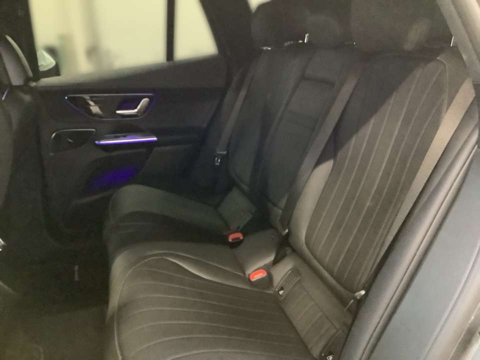 Mercedes-Benz EQE SUV - Imagem 13