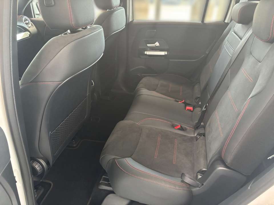 Mercedes-Benz EQB 350 - Imagem 13