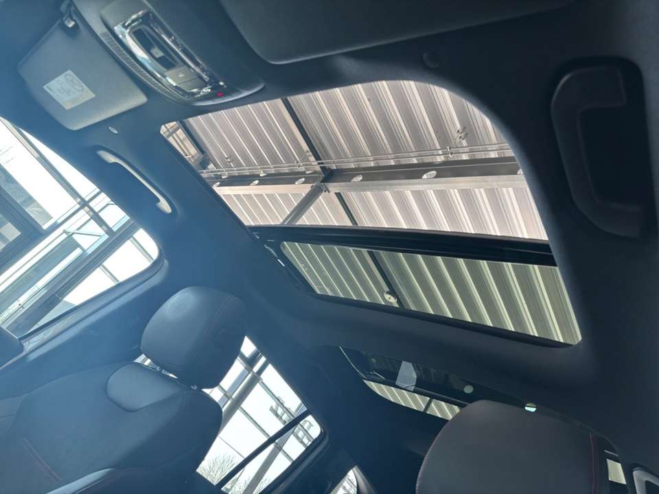 Mercedes-Benz EQB 350 - Imagem 14