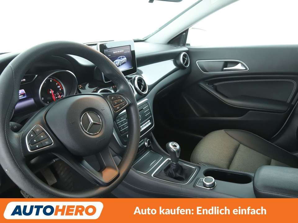 Mercedes-Benz CLA 180 - Imagem 11