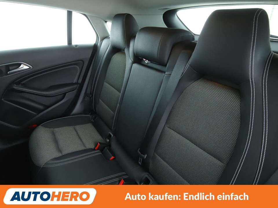 Mercedes-Benz CLA 180 - Imagem 14