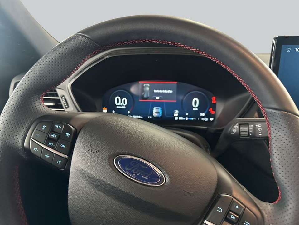 Ford Kuga - Imagem 13