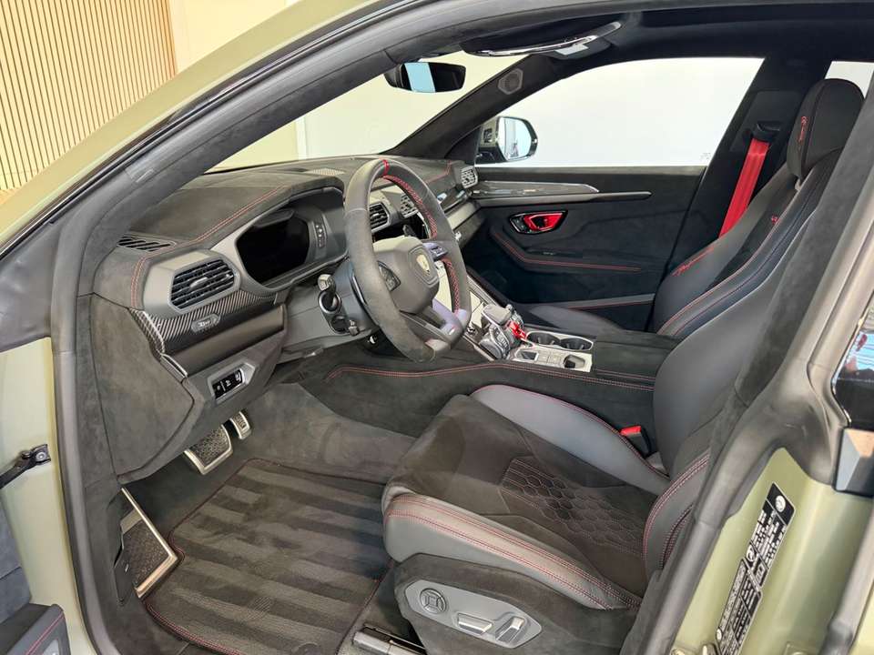 Lamborghini Urus - Imagem 9