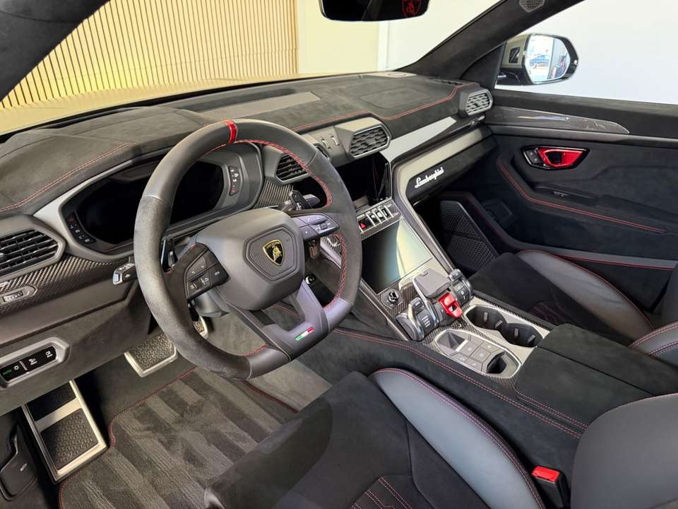 Lamborghini Urus - Imagem 10