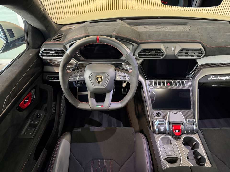 Lamborghini Urus - Imagem 12