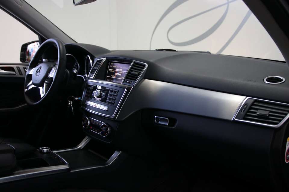 Mercedes-Benz ML 350 - Imagem 15