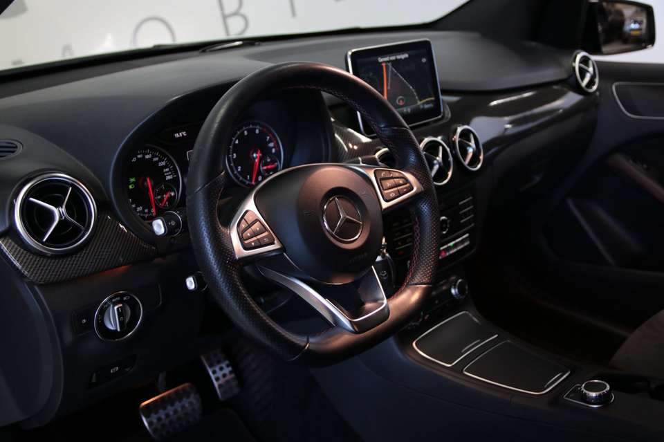 Mercedes-Benz B 180 - Imagem 15