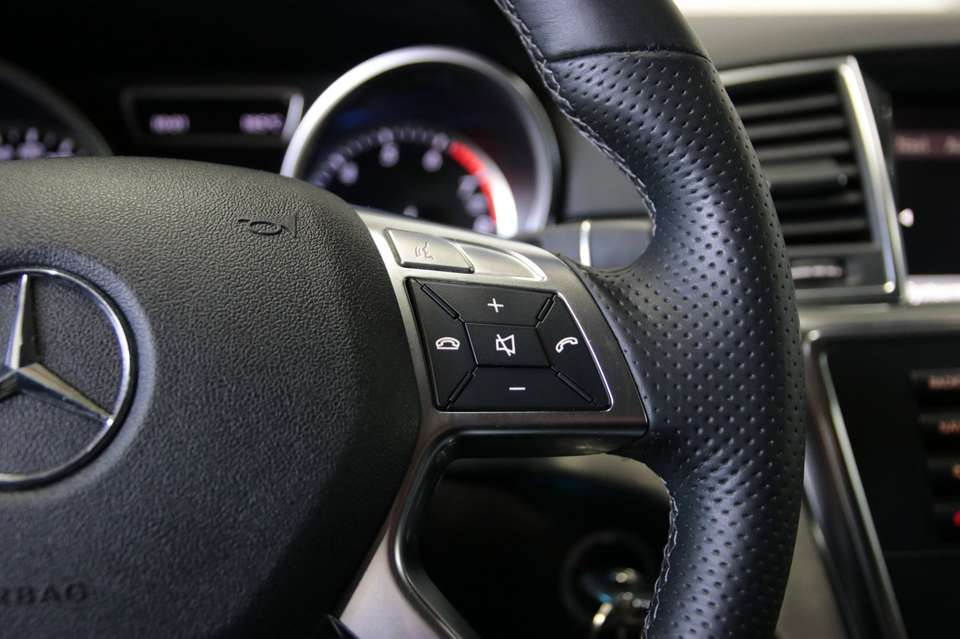 Mercedes-Benz ML 350 - Imagem 17