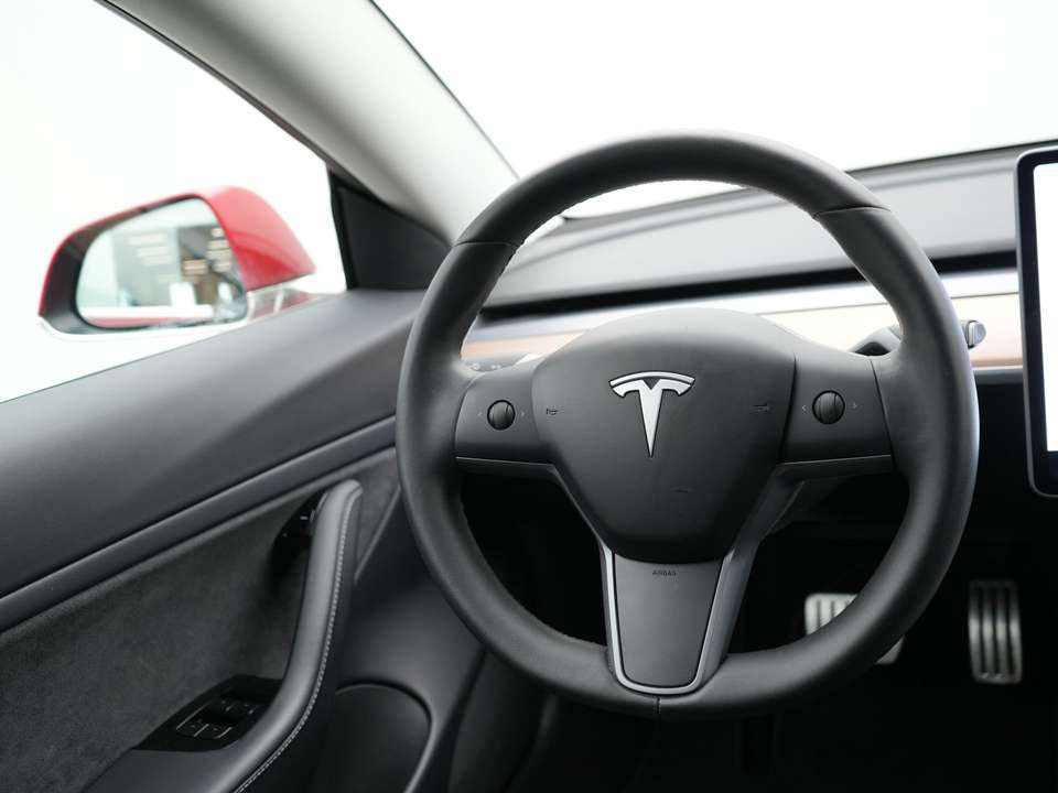 Tesla Model 3 - Imagem 7