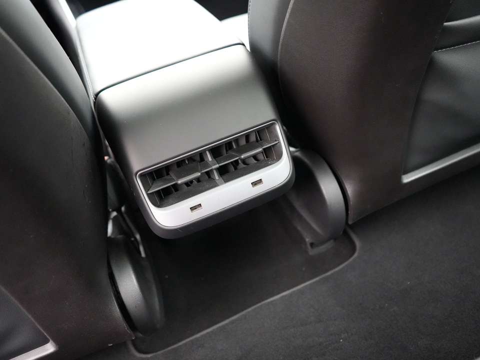 Tesla Model 3 - Imagem 8