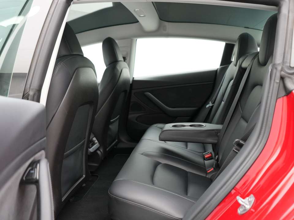 Tesla Model 3 - Imagem 9