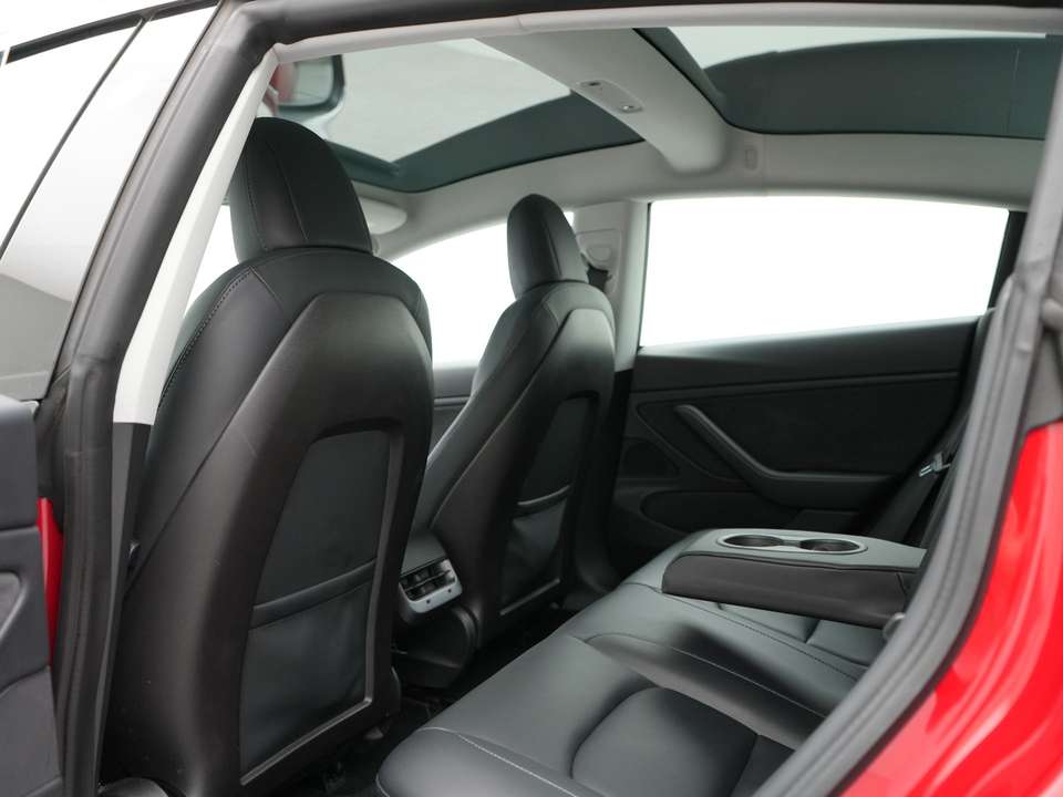 Tesla Model 3 - Imagem 10